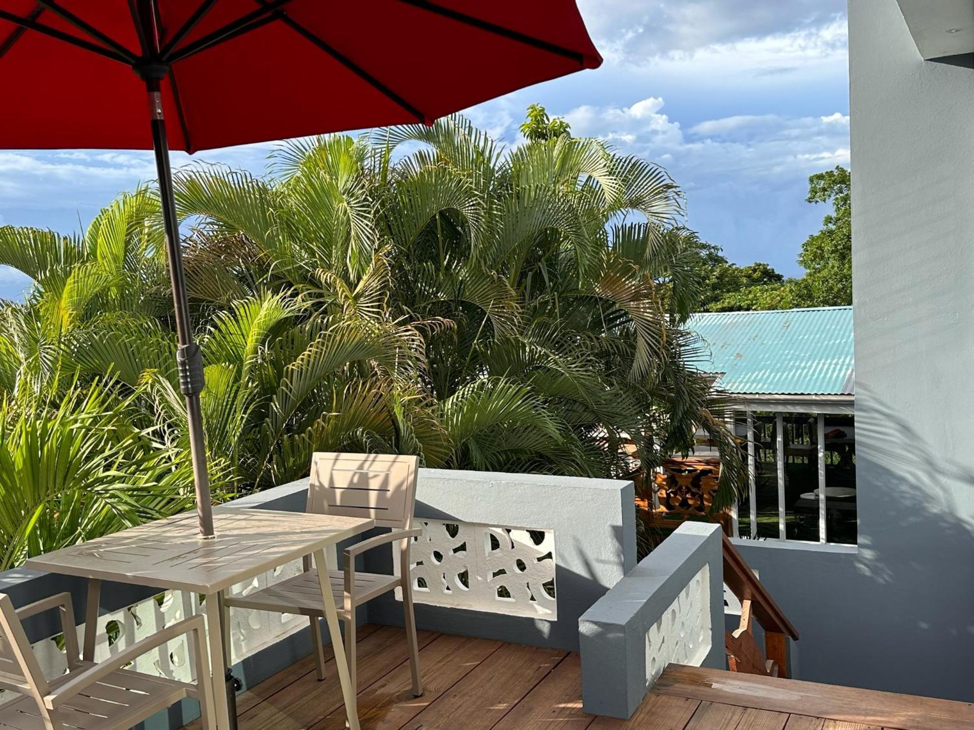 Old Crow Hotel And Suites Vieques Exterior photo